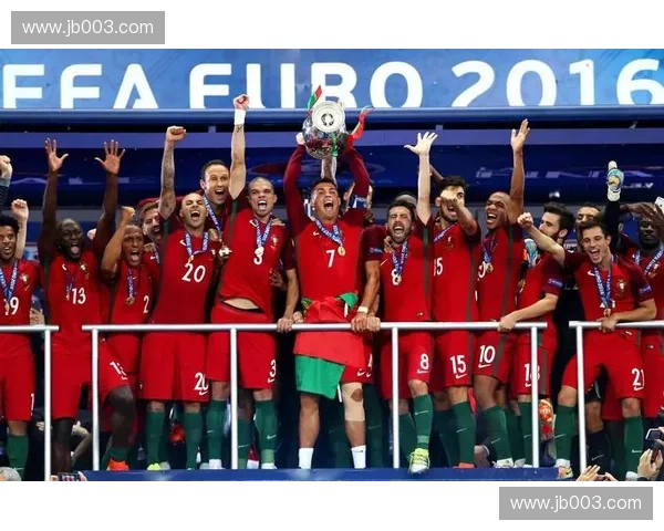 克罗地亚足球联赛冠军的崛起之路与球队荣耀传承的辉煌篇章